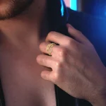 bague or motif dragon viking