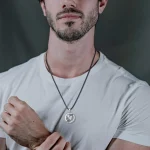 collier à thème viking