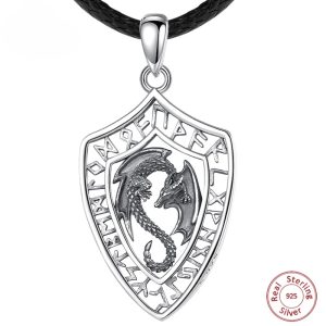 collier ornée d'un dragon viking