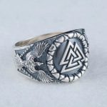 bague argentée valknut