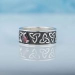 bague en argent avec triquetra