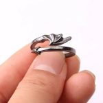 bague stylisée ailes de Nidhogg