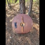 bouclier viking en bois noir et blanc