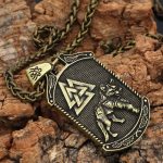 pendentif loup avec symbole Valknut